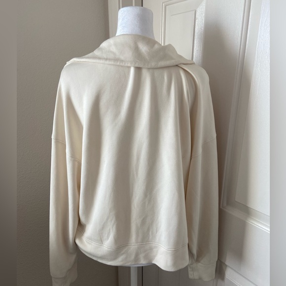 Danskin Women’s collared sweater - Picture 2 of 4